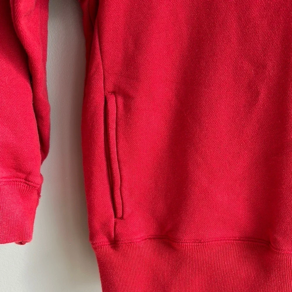GAP vibrant red